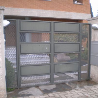 Metal Gate