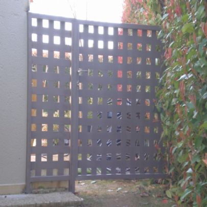 Metal Gate