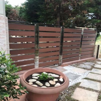 Stainless Steel Fence with Deck